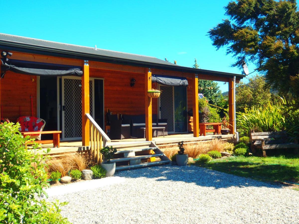 Lakefront Fantail Cottage Lake Hawea, Wanaka Екстер'єр фото
