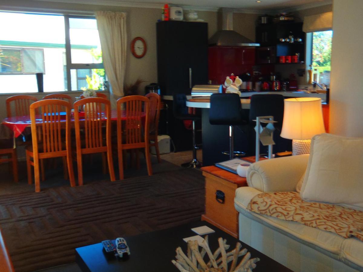 Lakefront Fantail Cottage Lake Hawea, Wanaka Екстер'єр фото