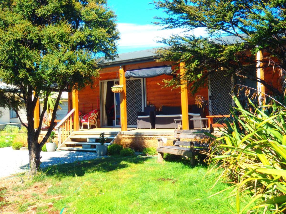 Lakefront Fantail Cottage Lake Hawea, Wanaka Екстер'єр фото